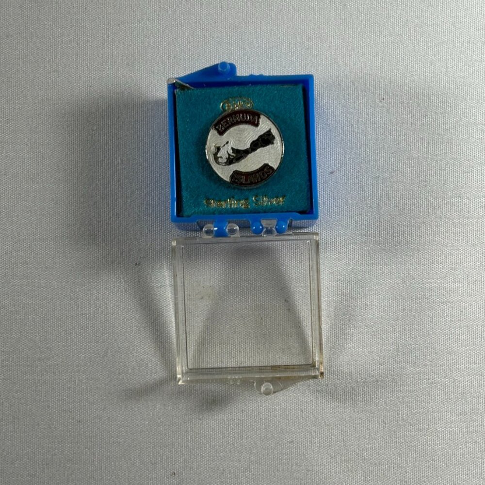 RARE VINTAGE STERLING SILVER ENAMEL BERMUDA SANDS TIE TACK IN ORIGINAL BOX